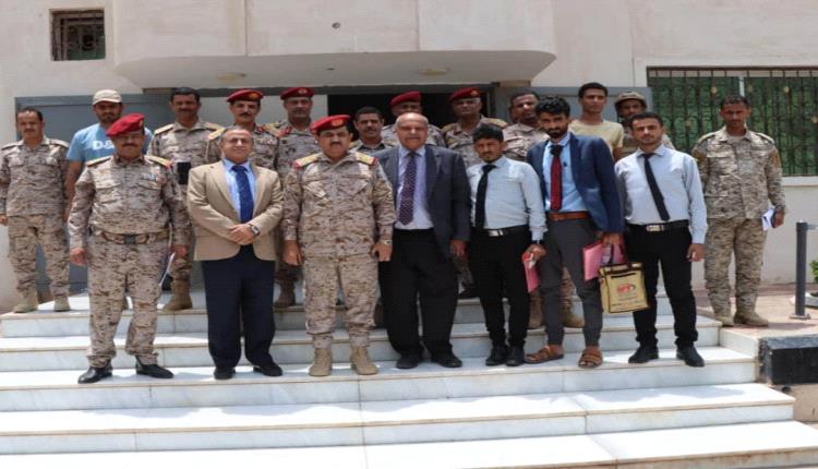 عميد كلية الهندسة بجامعة عدن يثمن عالياً دعم وزير الدفاع لمشروع تخرج الطلاب