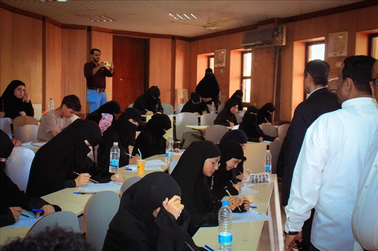 كلية الهندسة بجامعة عدن تستقبل 1480 طالباً وطالبة لأداء امتحانات المفاضلة للعام الجامعي 2026 / 2027م