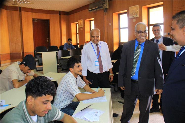 كلية الهندسة بجامعة عدن تستقبل 1480 طالباً وطالبة لأداء امتحانات المفاضلة للعام الجامعي 2026 / 2027م