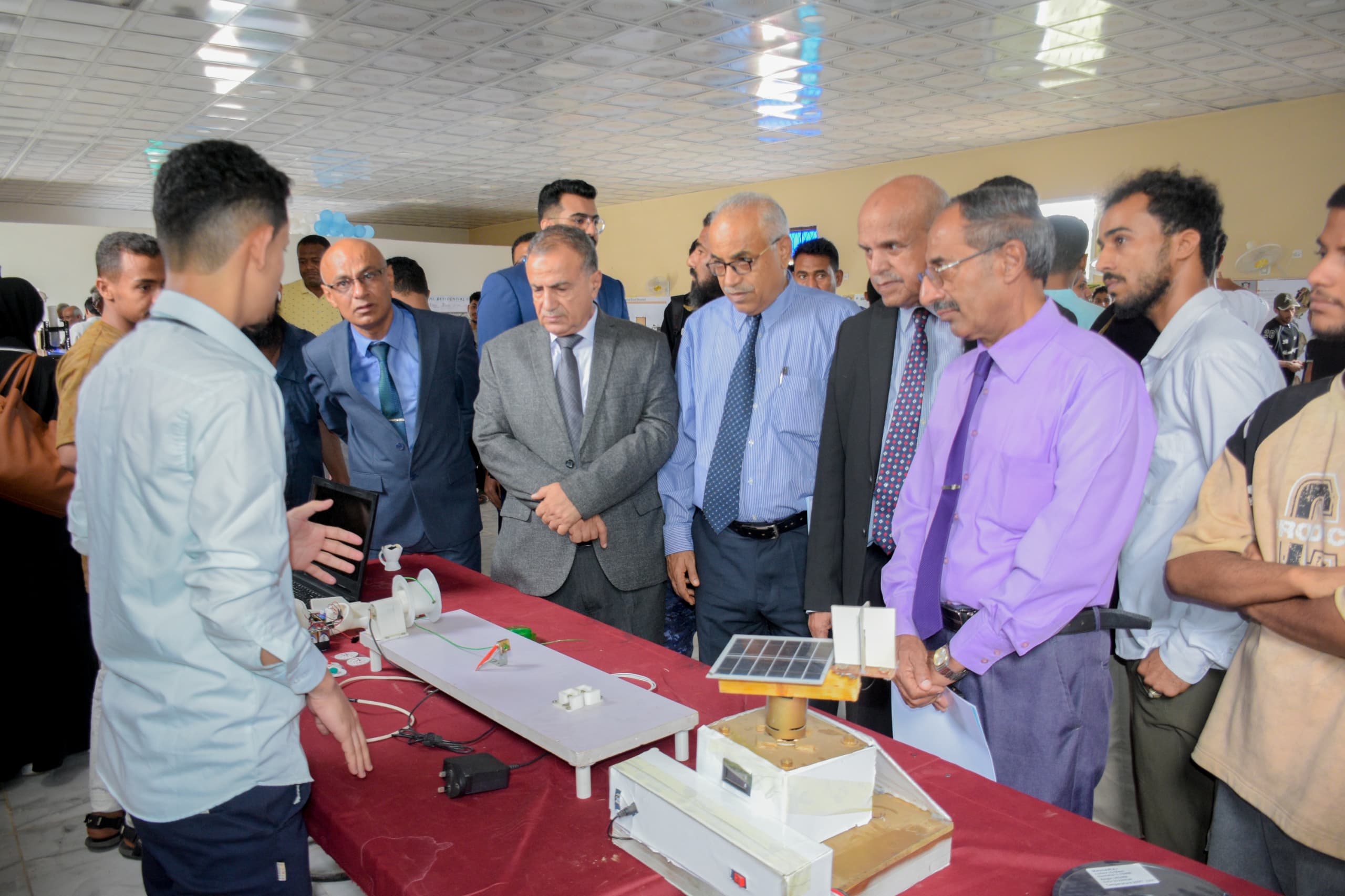 عقولٌ تبتكر.. ومستقبلٌ يُبنى بأيدي شبابنا