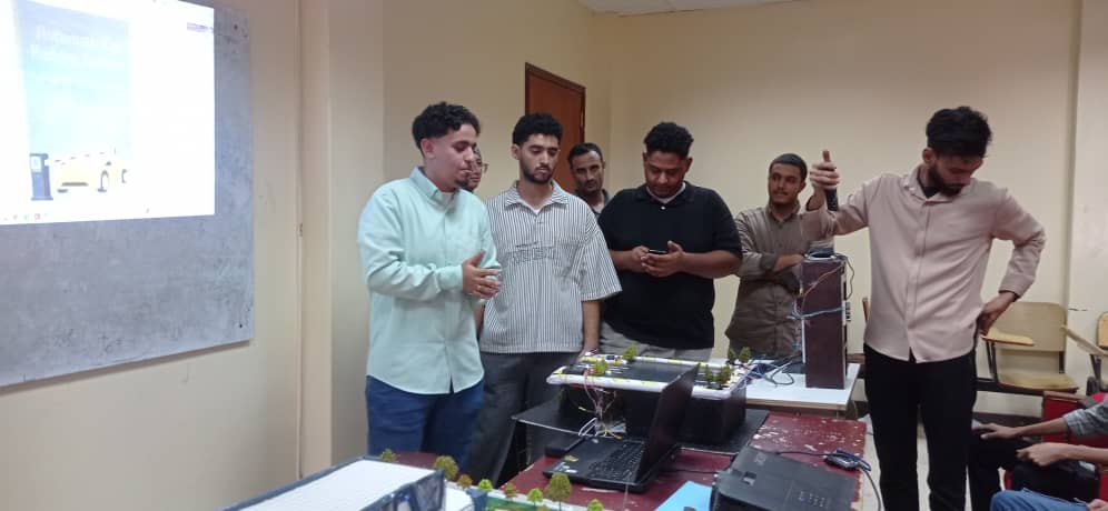 ابتكارات هندسية تلامس المستقبل: قسم الميكاترونكس والهندسة الصناعية بجامعة عدن يشهد مناقشة مشاريع متميزة لطلاب المستوى الرابع