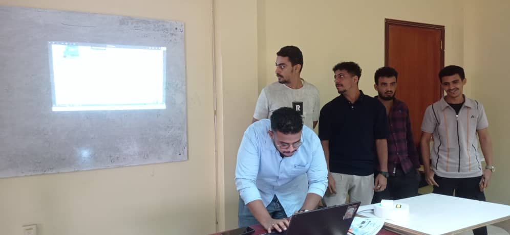 ابتكارات هندسية تلامس المستقبل: قسم الميكاترونكس والهندسة الصناعية بجامعة عدن يشهد مناقشة مشاريع متميزة لطلاب المستوى الرابع