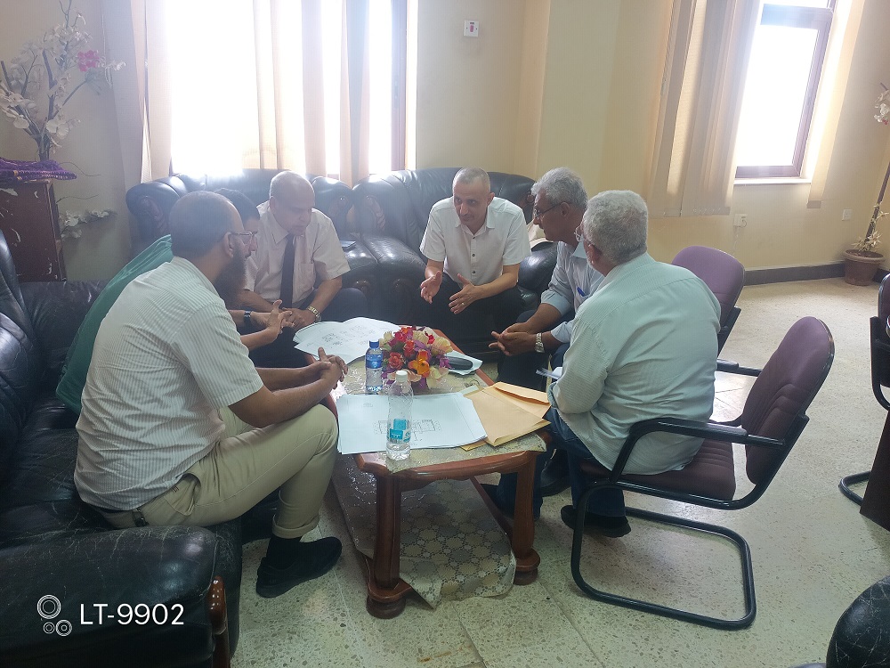 في إطار السعي نحو التنمية المستدامة.. وفد من مكتب الأمم المتحدة لخدمات المشاريع (UNOPS) يزور كلية الهندسة لبحث مشروع تركيب منظومة طاقة شمسية